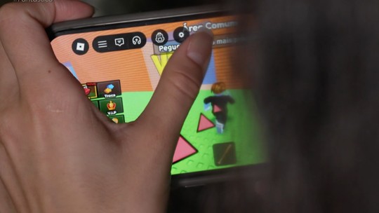 Foi um estupro de vulnerável de forma online’, diz mãe de menina de 11 anos que foi aliciada através do&nbsp;Roblox